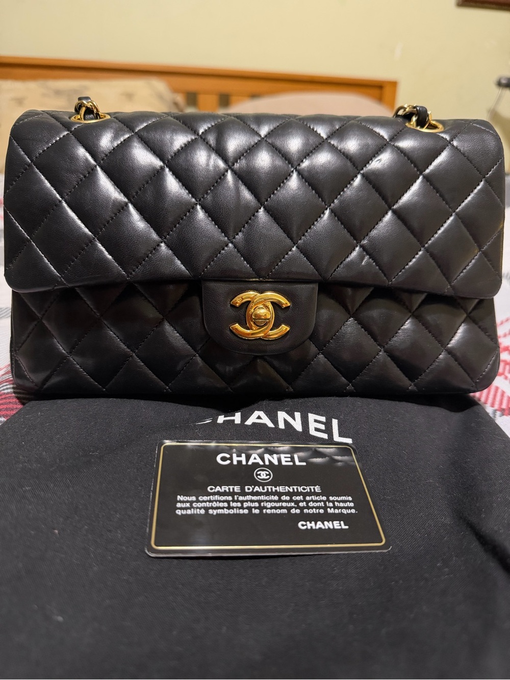 CHANEL Flap bag Black Quilted Shoulder Bag with Gold Hardware